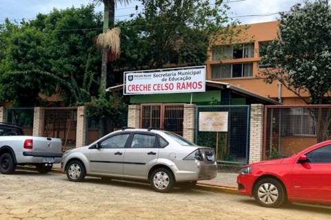Criança de 3 anos foge de creche e é encontrada sozinha por amiga da família em rua movimentada de Florianópolis