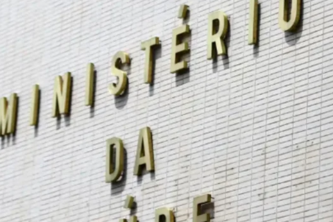 Farmacêutica que era ligada ao Master atrasa entrega de insulina ao SUS e é cobrada pelo governo
