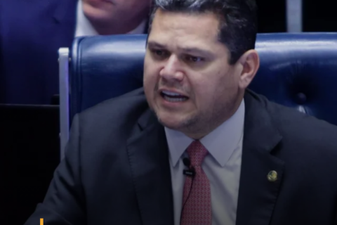Alcolumbre pauta 1º turno de votação do fim da 6x1 para quarta (14/10)