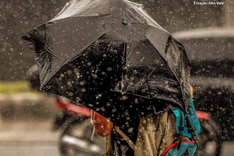 Governo federal estoca alimentos por conta do El Niño e cita investimento de R$ 522 milhões a SC