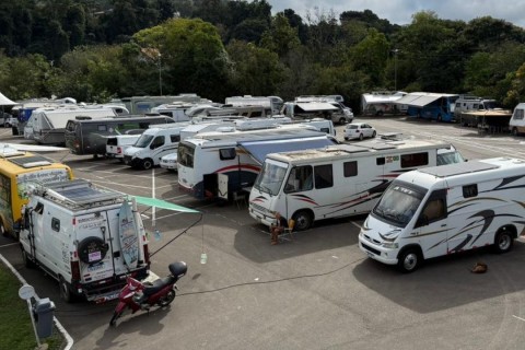 Encontro anual reúne cerca de 50 motorhomes e fortalece cultura do campismo em Rio do Sul