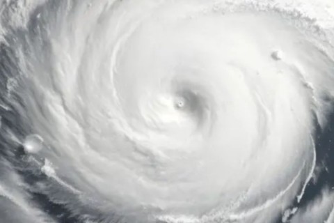 Ciclone em alto mar coloca litoral brasileiro em risco: “ondas gigantes e frio congelante”