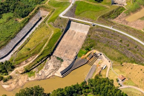 SC abre comportas de duas barragens após trégua nas fortes chuvas que atingiram cidades e deixaram rios em nível de alerta