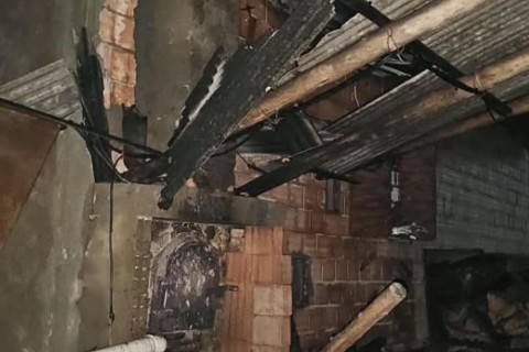 Estufa de fumo é destruída por incêndio e agricultores perdem mais de 600 quilos de tabaco em fazenda de SC