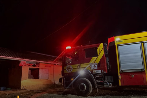 Incêndio atinge estufa de fumo em Laurentino