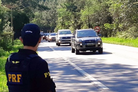 PRF Inicia "Operação Independência" com reforço na fiscalização nas rodovias de Santa Catarina.