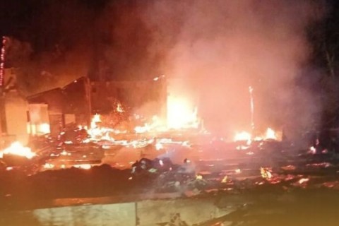 Duas pessoas são encontradas mortas após incêndio destruir casa em SC