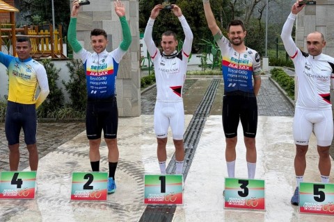 Volta de Jaraguá do Sul reúne cerca de 130 ciclistas e serve de preparação para a Volta de Santa Catarina