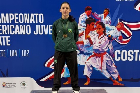 Erica Ferreira é bicampeã pan-americana de karatê e garante vaga no Mundial