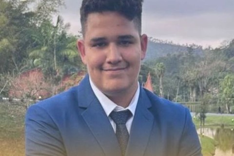 "Perda irreparável": motociclista de 18 anos morre em colisão contra carro em SC