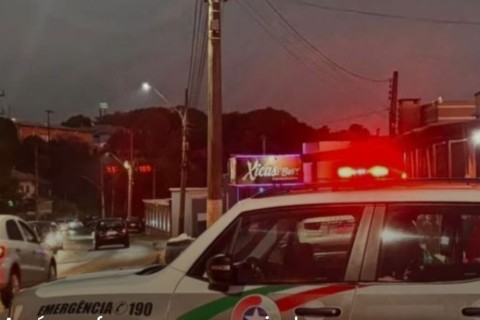 Após esfaquear os pais, homem tenta fugir pelos fundos da casa, mas acaba preso em SC