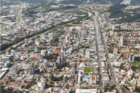 Cidade polo econômico de SC vai gastar R$ 870 mil para descobrir os maiores gargalos e redesenhar o trânsito até 2050