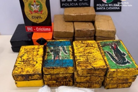 Operação contra crime organizado apreende 25 quilos de pasta base de cocaína e prende três suspeitos em flagrante em SC