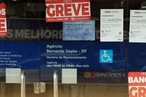 Bancários rejeitam proposta da Caixa e mantêm greve nacional