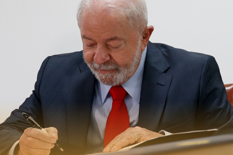 Bets passam a ser proibidas no país e apostador receberá saldo