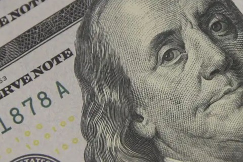Dólar cai a R$ 5,08 e atinge menor valor em um mês