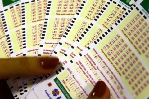 Mega-Sena acumula e prêmio principal vai para R$ 20 milhões