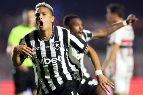 Botafogo empata com São Paulo no fim do jogo