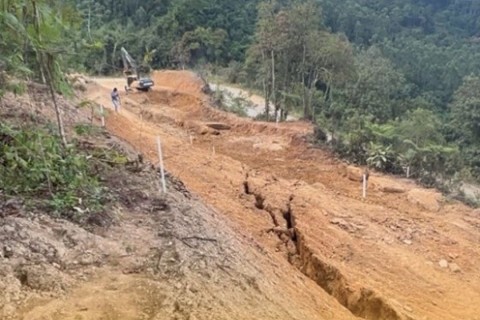 Obra de R$ 3 milhões que promete recuperar rodovia interditada há 6 meses em SC trava sem autorização federal