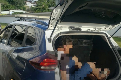 Mulher de 27 anos é agredida com cabo de vassoura em ocorrência de violência doméstica em Rio do Sul