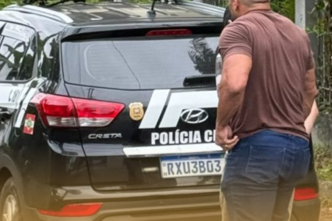 Jovem procura atendimento com fortes dores, encontra mãe no hospital e revela ter sido estuprada e oferecida para quitação de dívidas; suspeito é preso em SC