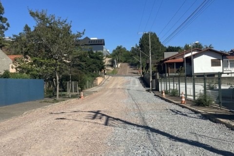 Rua dos Caçadores terá trânsito interrompido para etapa de pavimentação no bairro Laranjeiras