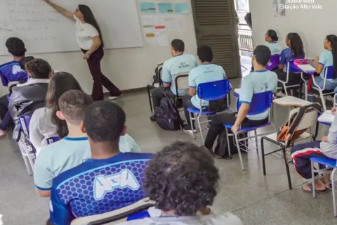 Pisa: Brasil reduz diferença para países ricos no desempenho escolar