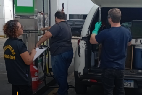 Procon acompanha fiscalização da ANP em postos de combustíveis de Rio do Sul