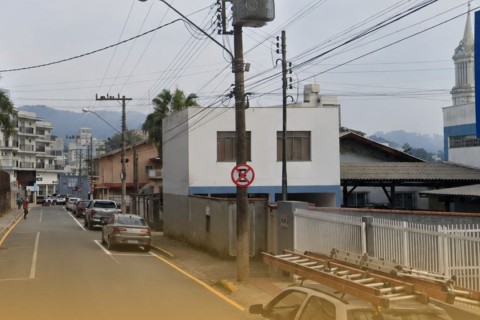 Rua dos Pioneiros será interditada nesta sexta-feira (18) para obras de pavimentação
