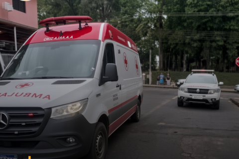 Menino pega arma do pai no guarda-roupas e atira acidentalmente em amigo de 13 anos em SC
