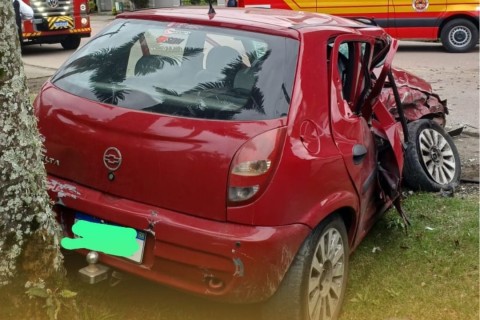 Colisão frontal deixa dois homens feridos em Braço do Trombudo