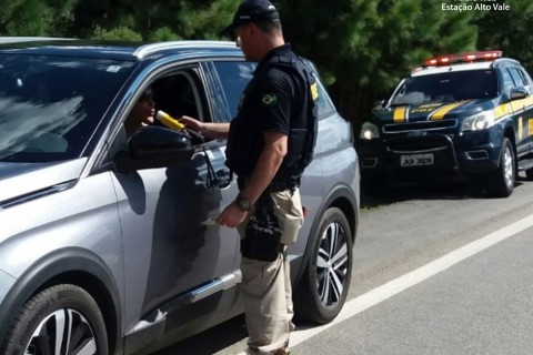 PRF registra 104 acidentes e três mortes durante a Operação Independência em SC