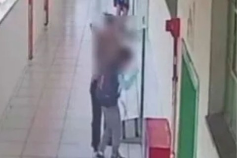 Mãe é flagrada agredindo filho dentro de escola e quatro irmãos são acolhidos em SC