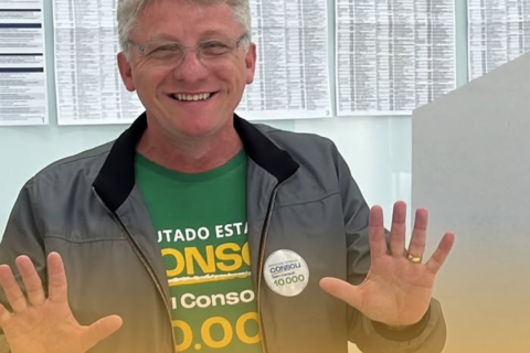 Gerri Consoli vota pela manhã em Rio do Sul nas Eleições 2026