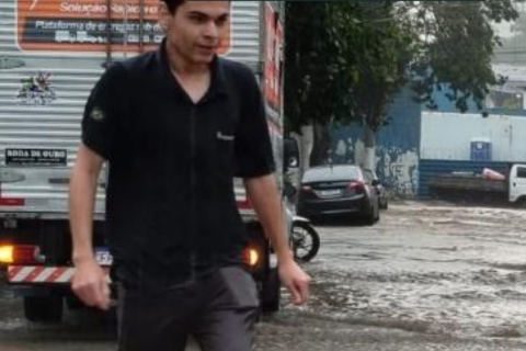 Temporais com risco de alagamentos e destelhamentos deixam SC em alerta no feriado