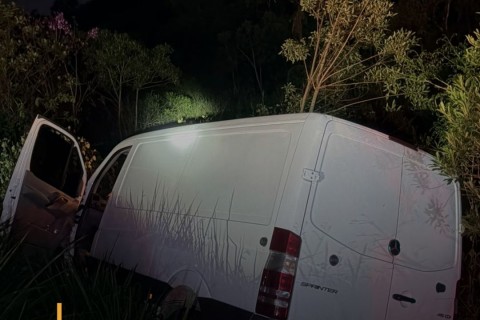 Motorista passa mal e perde o controle de veículo na BR-470, em Pouso Redondo
