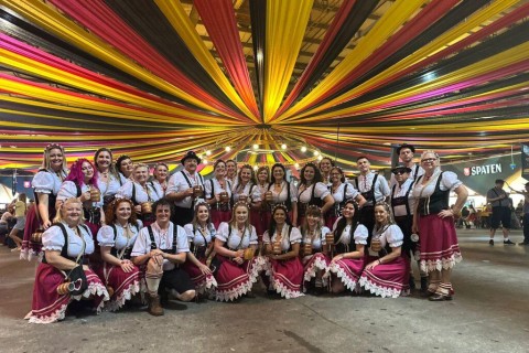 Das canções alemãs ao rock and roll: Fridas de Taió se preparam para voltar à Oktoberfest Blumenau
