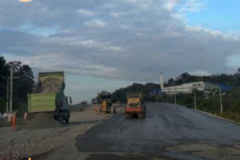 Obra de duplicação da BR-470 prevê nova etapa de pavimentação em trecho crítico que concentra filas e gargalos em SC