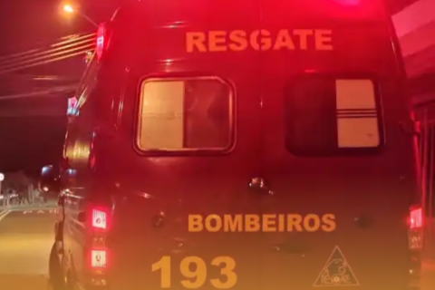 Motociclista sem documentos bate em caminhão parado e morre após a colisão em SC