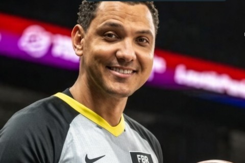 Árbitro catarinense Alan Tiago dos Santos participa da Copa do Mundo Feminina de Basquete em Berlim
