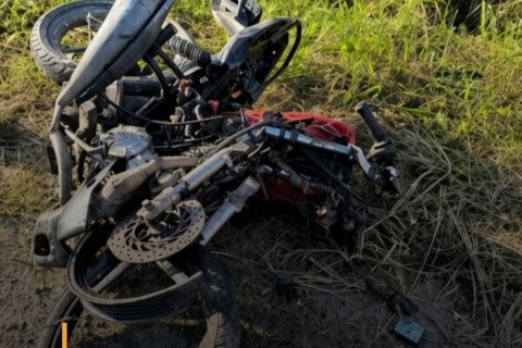 Acidente entre caminhão e moto acaba com uma morte na BR-280 em SC