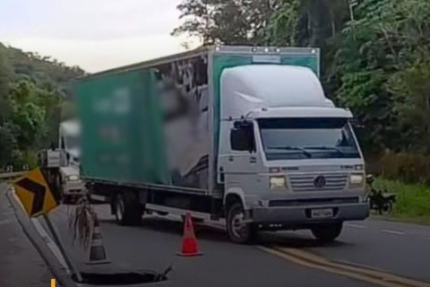 Chuva atrasa reparos em cratera na BR-470 e obras já têm nova previsão para conclusão em SC